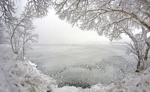 Картина  льдом и снегом