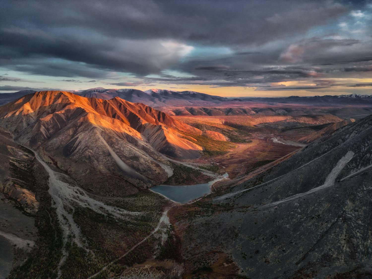 Хребет Черского, Якутия, дроны, аэрофото, aerialphoto, Landscape, aerial landscape, тундра, горы, Россия, осень, осенний пейзаж, Наталия Полякова