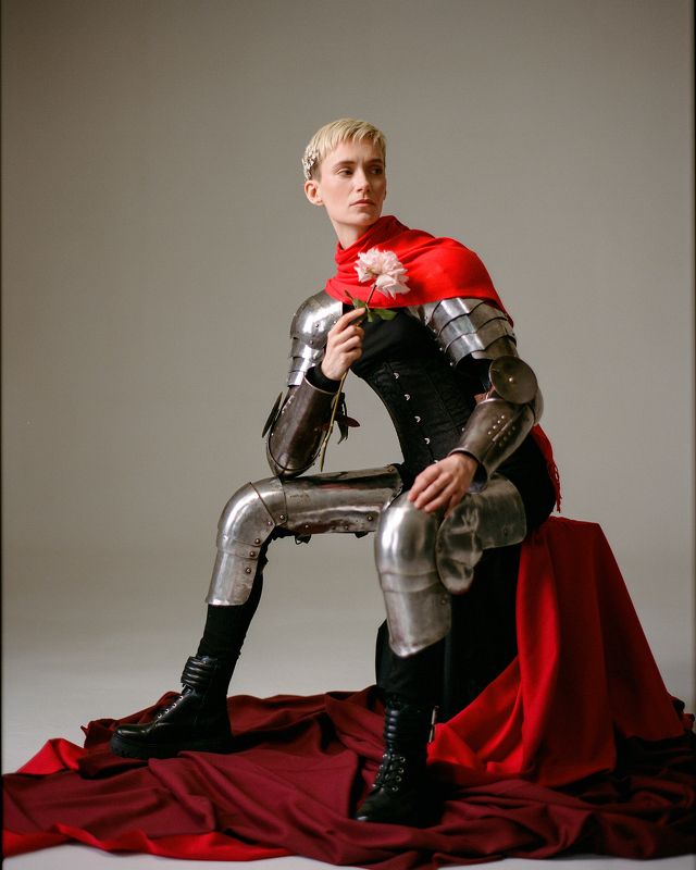 Красный фото превью