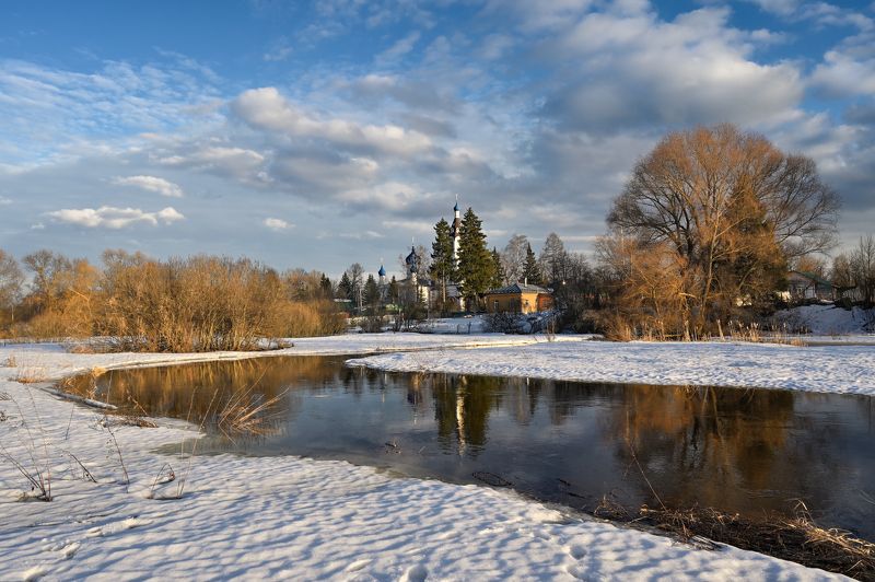 весна, река, снег, церковь, деревня, небо, облака, отражение весна в Казанском фото превью