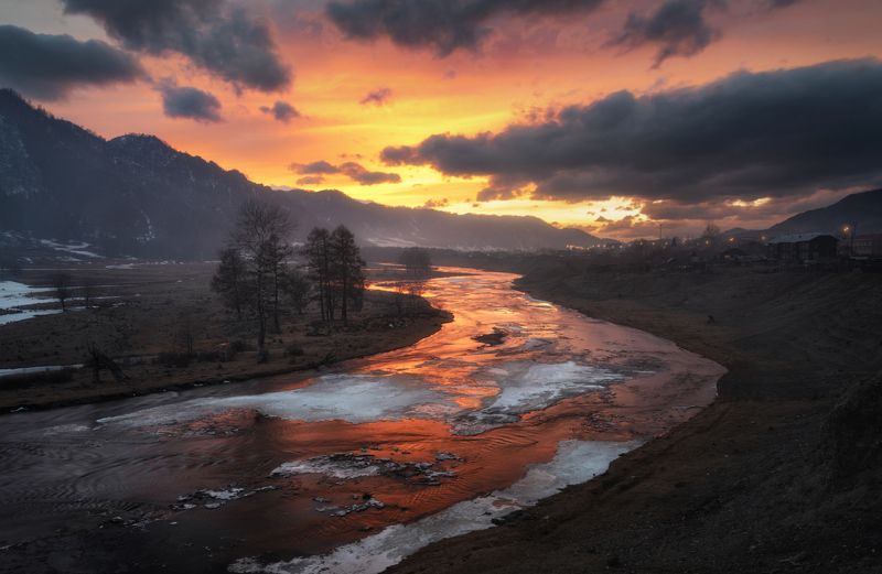 алтай, горный алтай, пейзажи алтая, онгудайский район, горная река, весна на алтае, весенние горы, пробуждение гор, горы, март, горное село, сельский пейзаж Последний залп марта фото превью