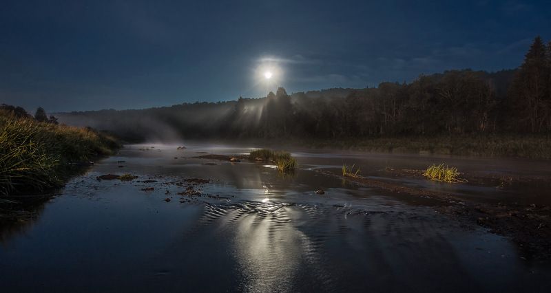 Full Moon Foggy River фото превью