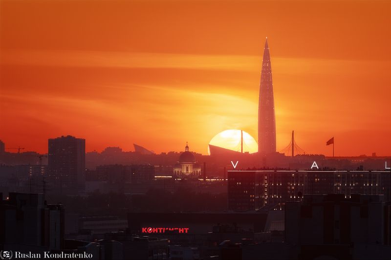 санкт-петербург, закат, лахта-центр, лахта, небоскреб, прострел, зенит арена, вантовый мост, зсд, троицкий собор, композитная фотография, time blending Закат над Санкт-Петербургом фото превью