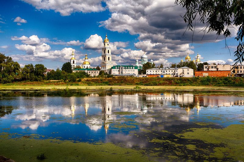 храм. монастырь. дивеево. отражение. Купола России фото превью