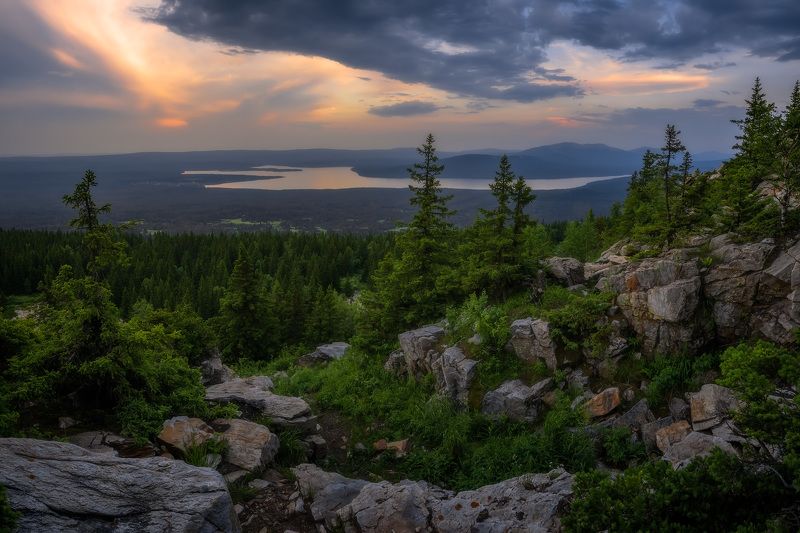 Под отблеском заката фото превью