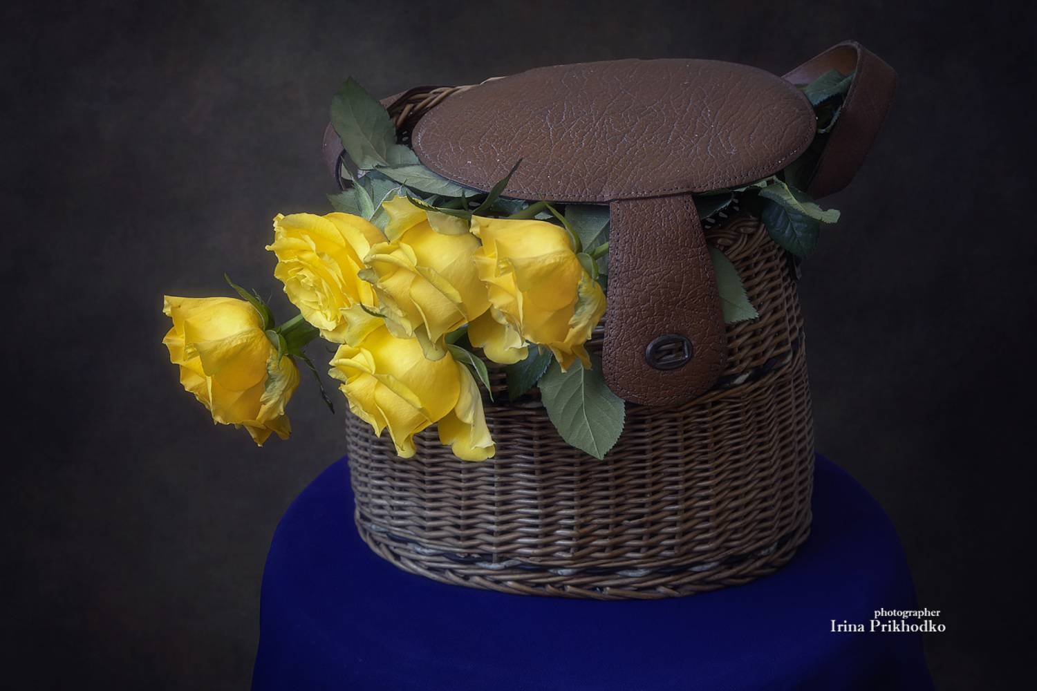 натюрморт, цветы, желтые розы, корзина, Приходько Ирина