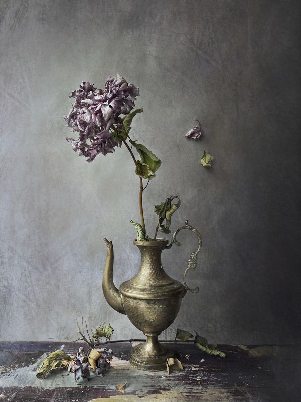 #stilllifephotography #stillifephoto #stilllife #oldthings #vintage Alone фото превью