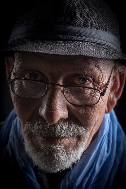 #photography #photo #portrait #portraitphotography #colors #studioportrait #lumieurstudio #artiste #algeria #khenchela #ainbeida #art #photoshop  Djo фото превью