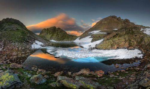 На горном озере