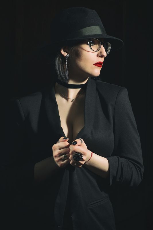 portrait, lady, black, red, женский портрет, портрет, модель, девушка в чёрном, леди в чёрном *** фото превью