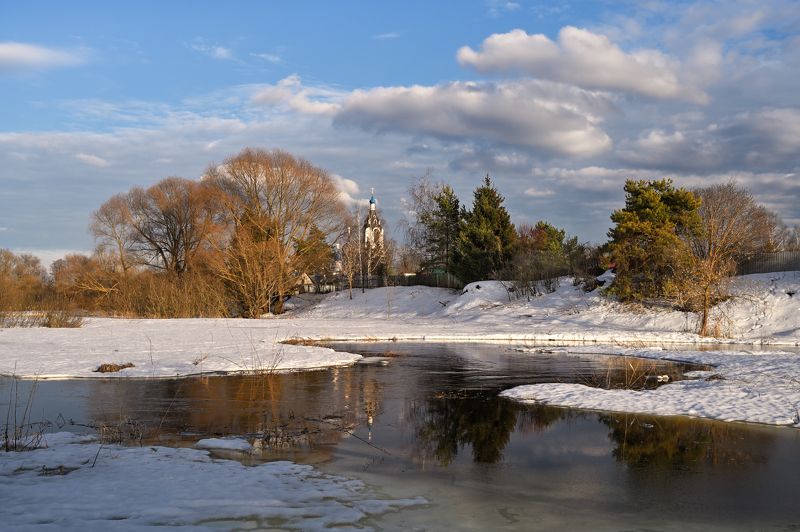 весна,река,берег,снег,церковь,небо,облака,отражение весна идёт фото превью