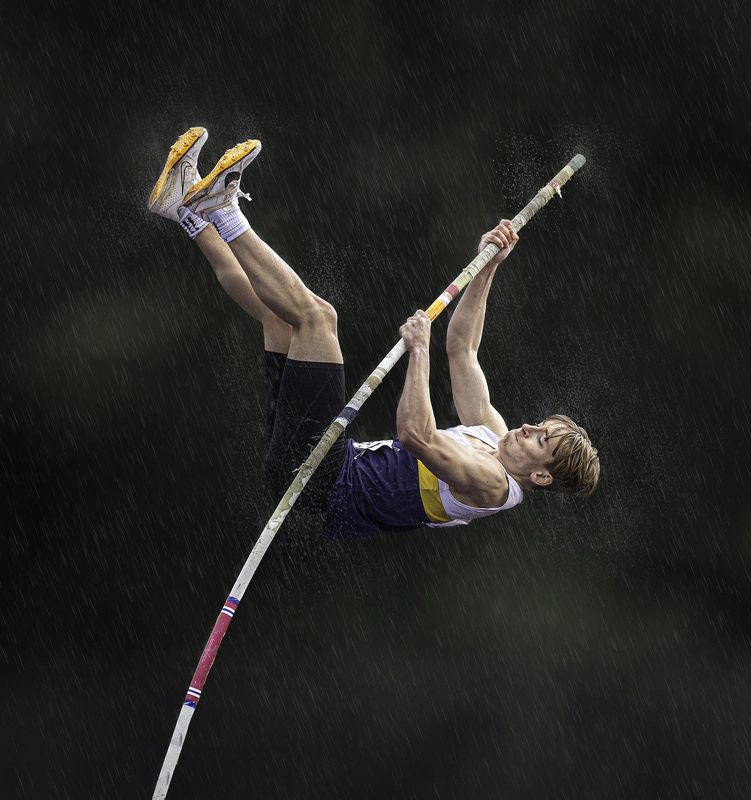 Vaulting in the storm фото превью
