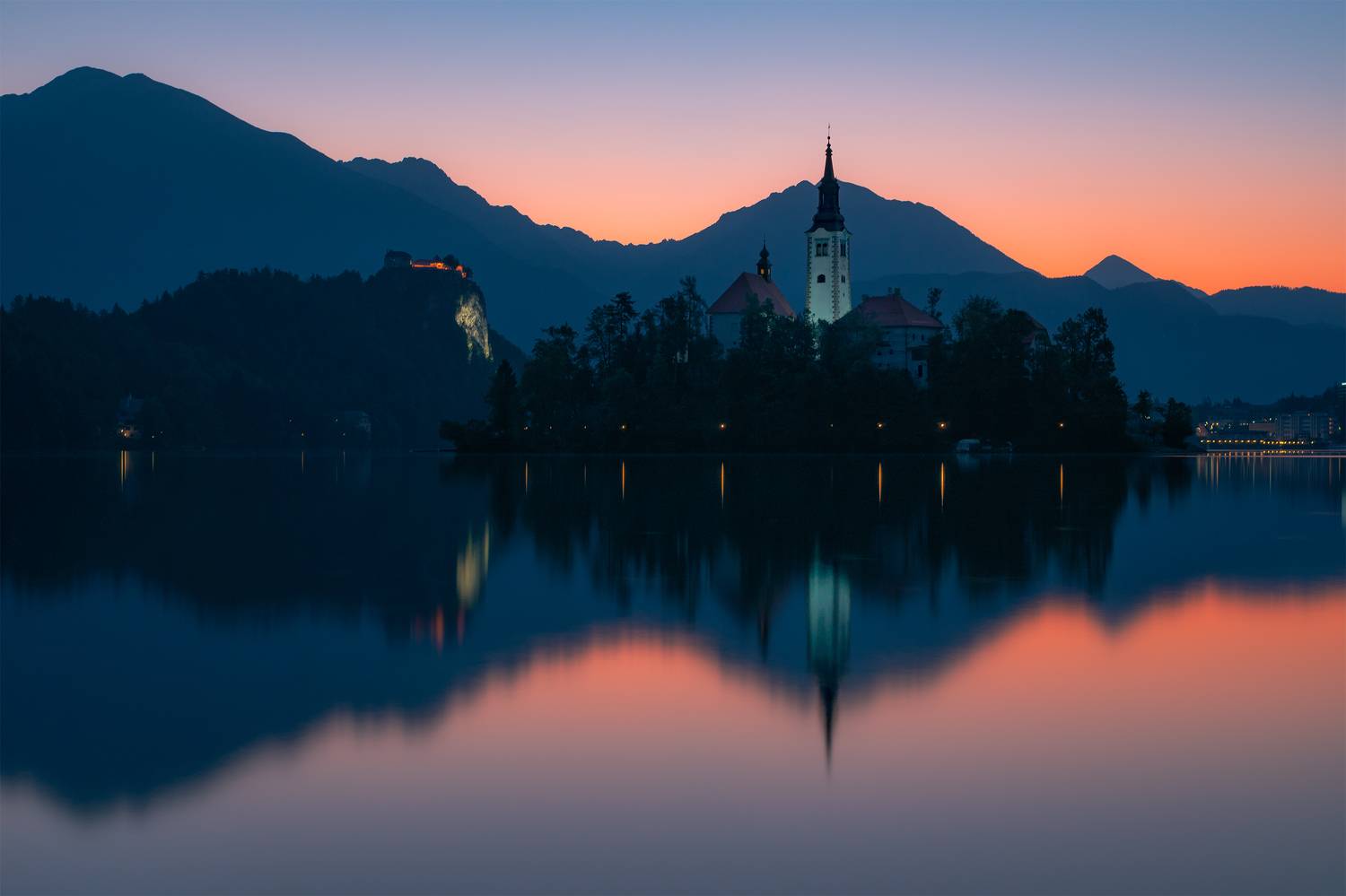 пейзаж, утро, рассвет, озеро, церковь, остров, отражение, градиент, путешествие, лето, горы, архитектура, тишина, симметрия, Сергей Серушкин