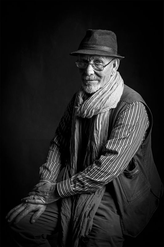 #photo #photography #photoshop #portrait #maleportrait #art #portraitphotography #models #blakandwhaite #noiretblanc #khenchela #algeria #me #artiste #artistepanter  Djamel boutaba фото превью