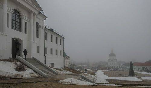 Март в городе