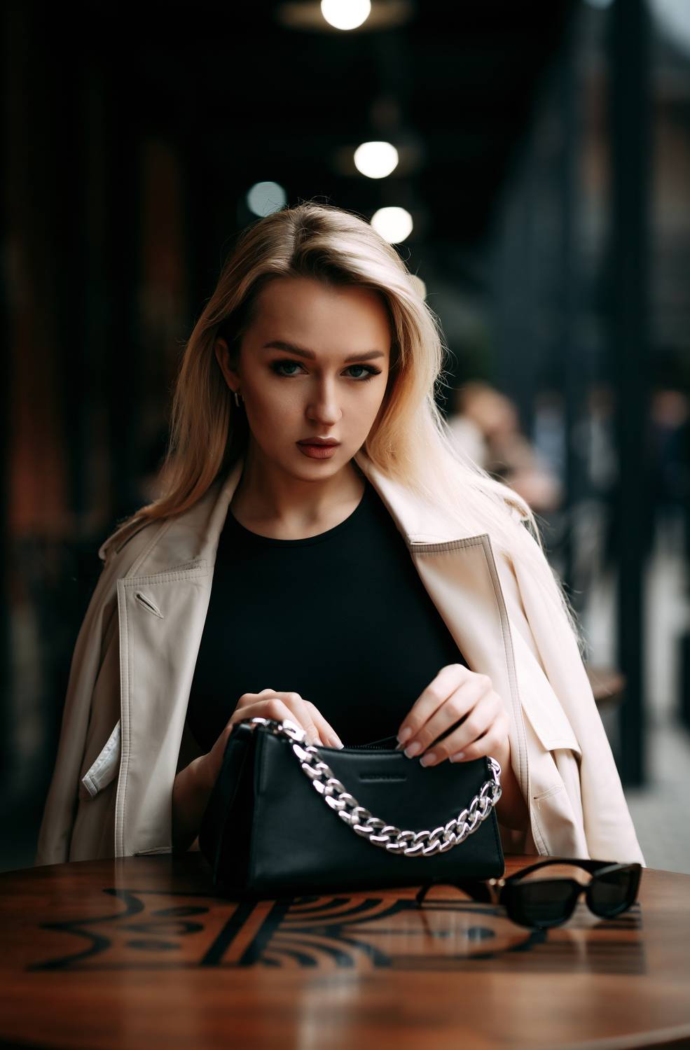 молодая девушка, городской стиль, дворы, на открытом воздухе, Алексей Плешков