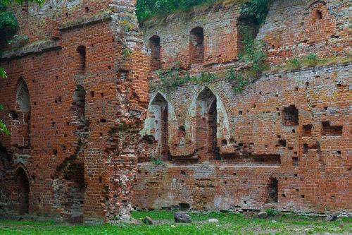 Развалины замка 