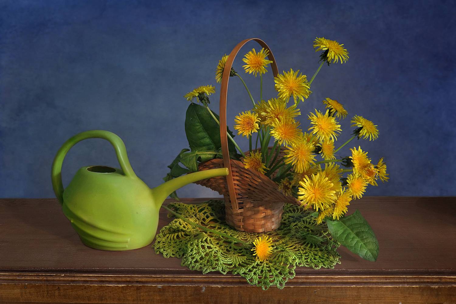 натюрморт,лейка,корзина,одуванчики, Алла Шевченко