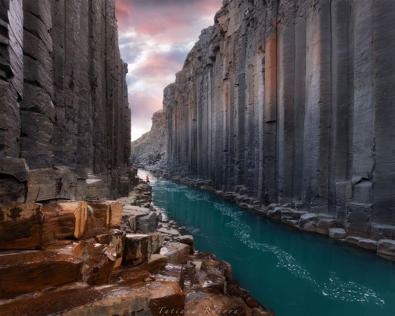 Каньон с базальтовыми колоннами. Студлагил фото превью