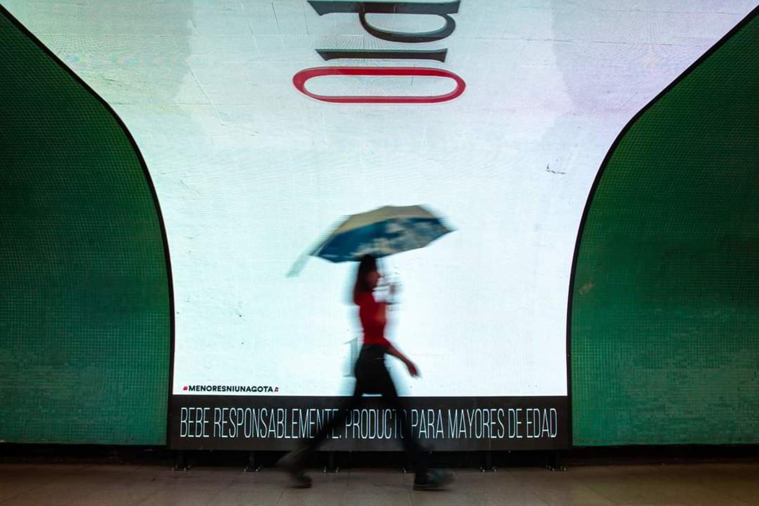 metrovisi&oacute;n, streetphotography, street, fotograf&iacute;a callejera, bastian cifuentes araya, periodista furioso, streetphoto, street photo, street photography, metro, subway, metro de santiago,, Cifuentes Araya Basti&aacute;n