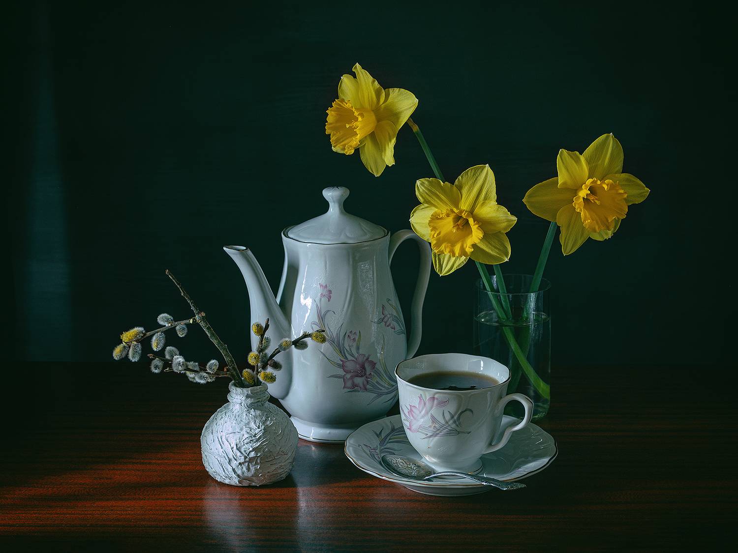 верба, нарциссы, блюдце, чашка, чайник, чай, Баг Алексей