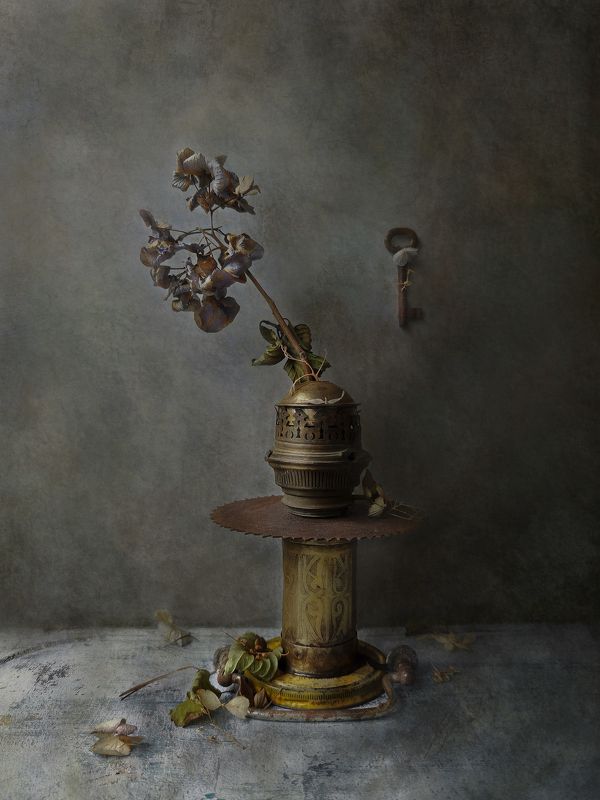 Alone фото превью