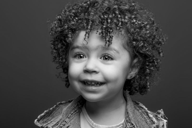 девочка, портрет, кучерявая, чб  фото превью