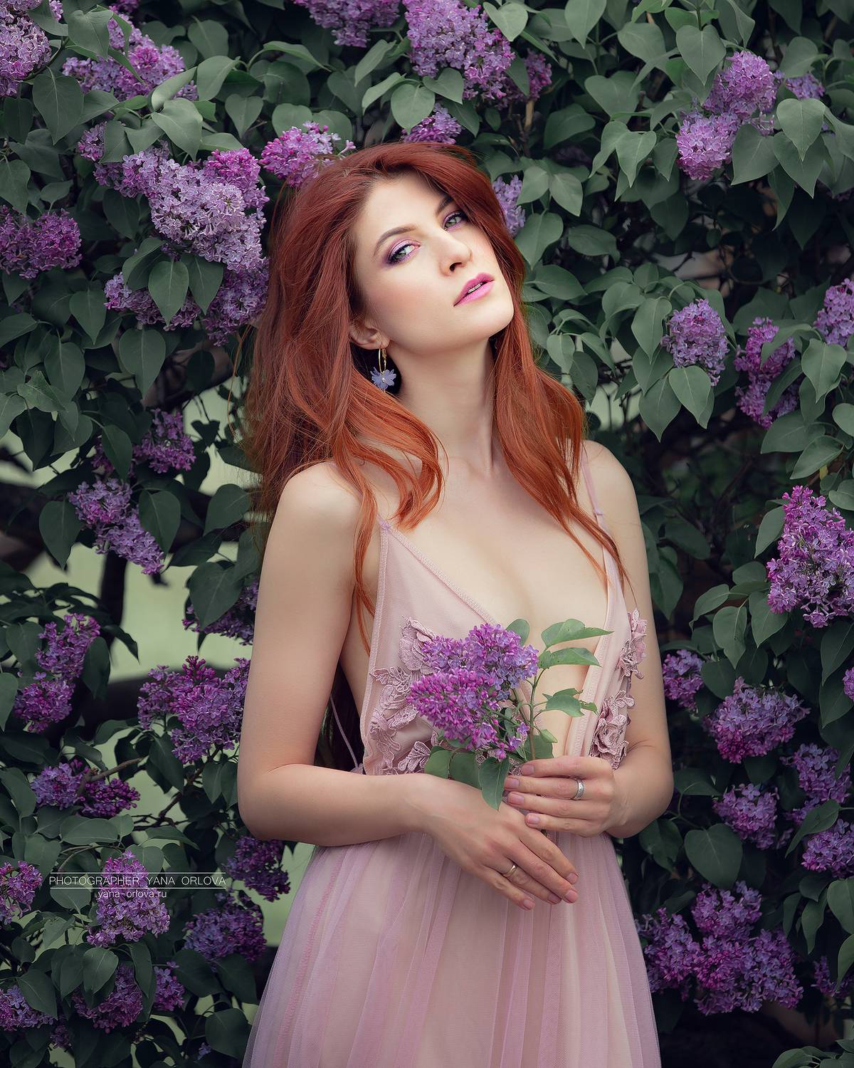 женский портрет, сирень, девушкассеренью, портрет, рыжиеволосы, девушка с сиренью,  фотограф Яна Орлова, Яна Орлова