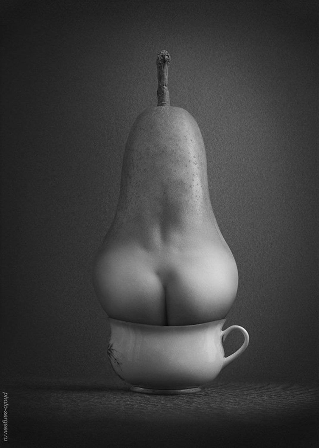 Груша, Девушка, Концептуализм, Ню-арт, Попа, Фото-арт, Юмор, Александр Сергеев