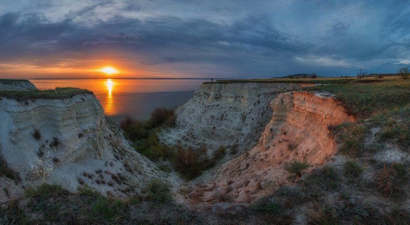 Волга, Саратовская область, Утёс Степана Разина История одного утра на утёсе Степана Разина. фото превью