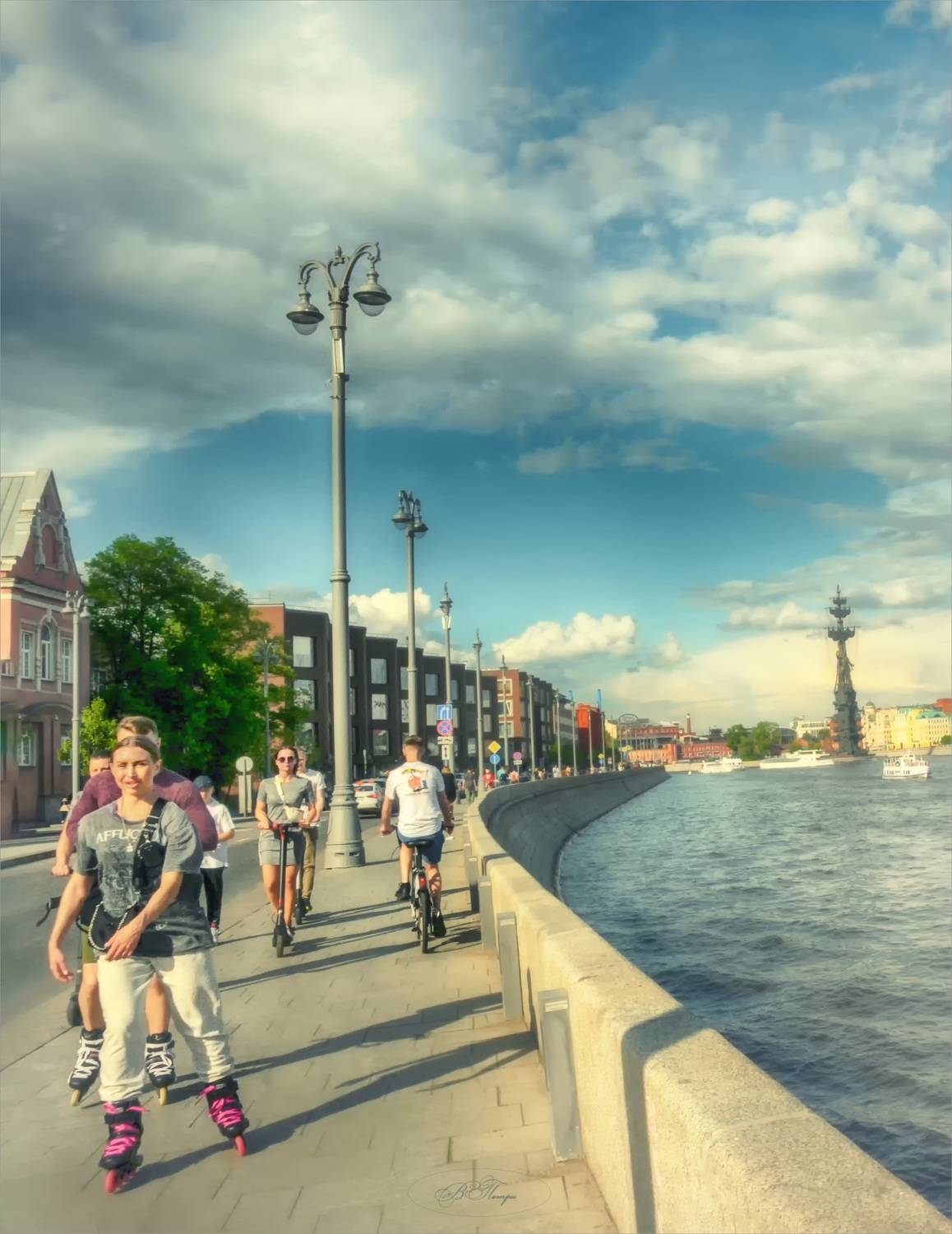 девушки парень ролики велосипед река, Вера Петри