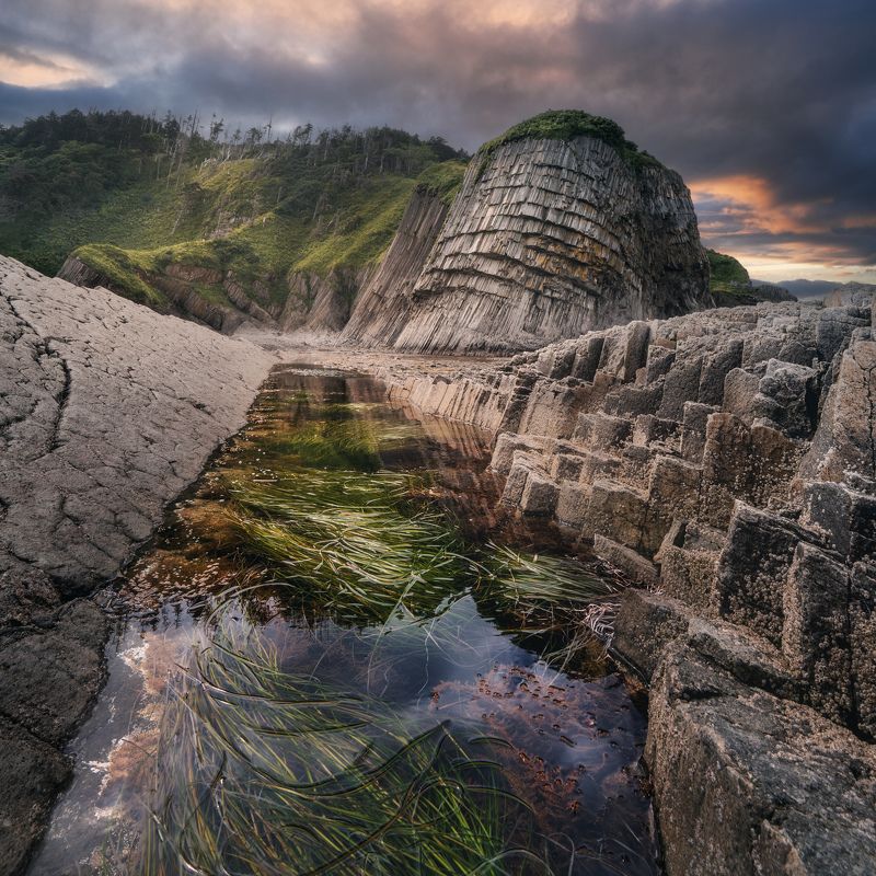 кунашир, мыс столбчатый ,курилы, круиз, море, скалы, закат, пейзаж  фото превью
