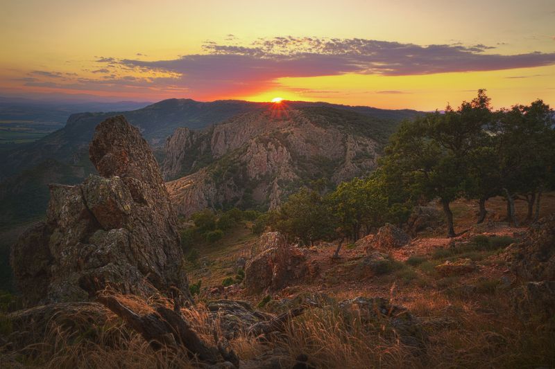 landscape, sunset, Rhodopes, Bulgaria, mountain, sun, rocks, trees, soft colors Rhodopes sunset фото превью