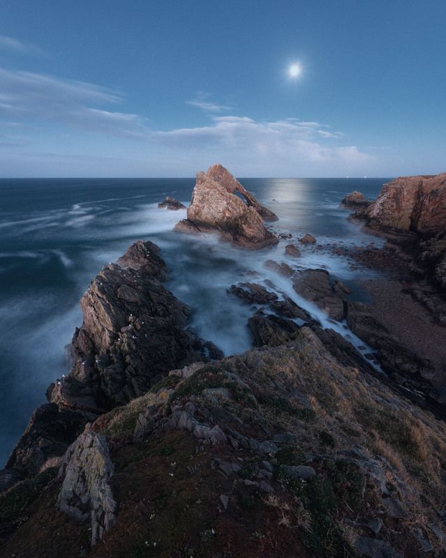Bow Fiddle Rock in the moonlight фото превью
