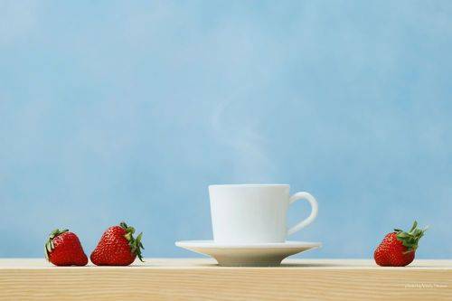 Чашка кофе и клубничка...