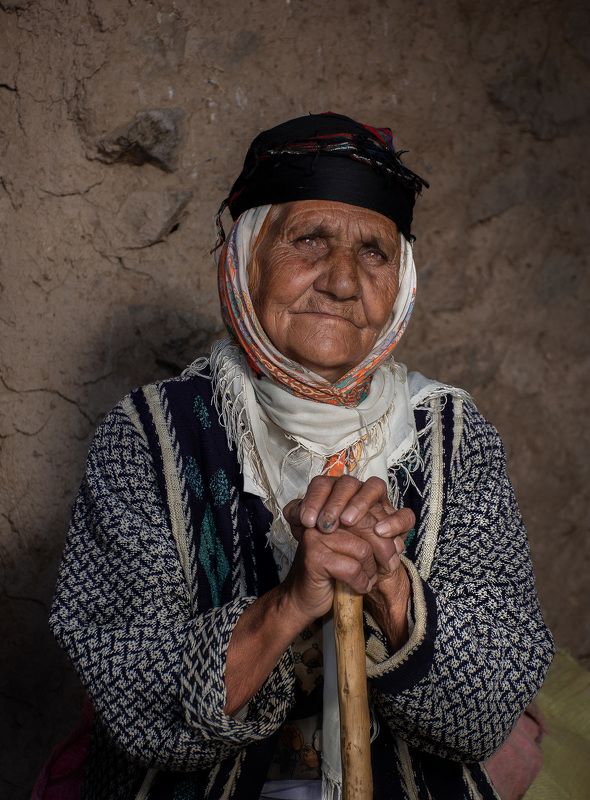 #portrait 3people #women #turban #face All the things I don\'t say.... фото превью