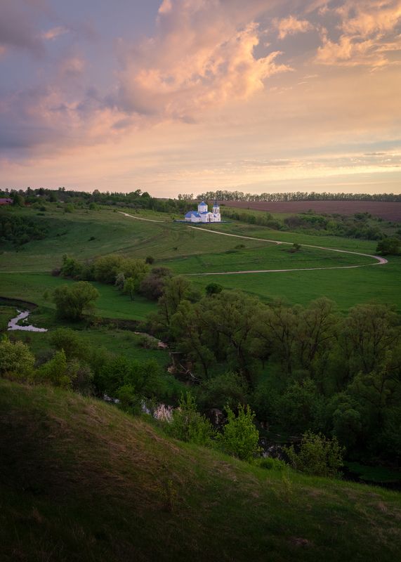 закат, речка, церковь Знаменская церковь фото превью
