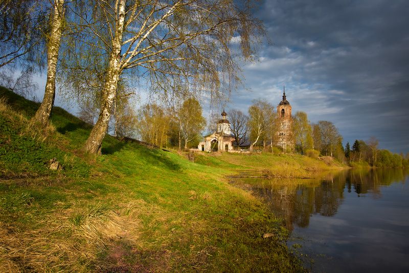 церковь, храм, вологда, река, прилуки Храм Николая Чудотворца в Прилуках. Вологда. фото превью