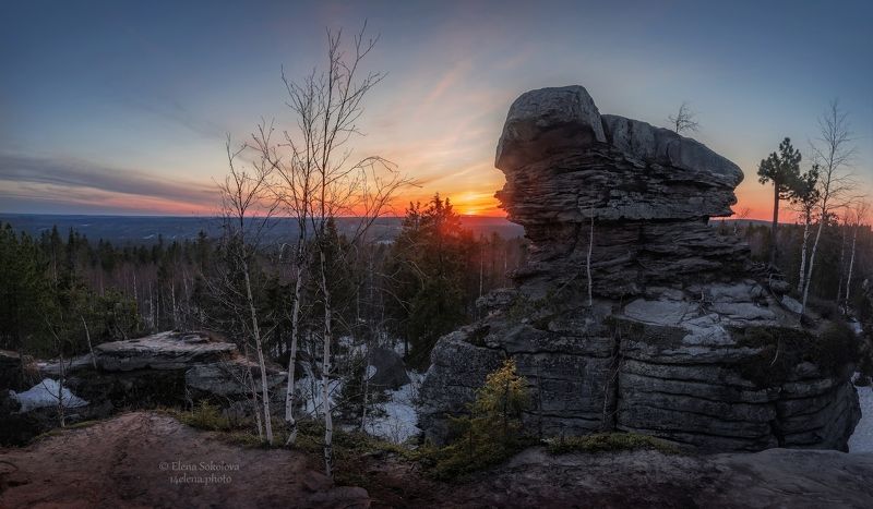 каменный город, пермский край, пейзаж, закат, вечер, весна, апрель, скалы Каменный город на закате фото превью