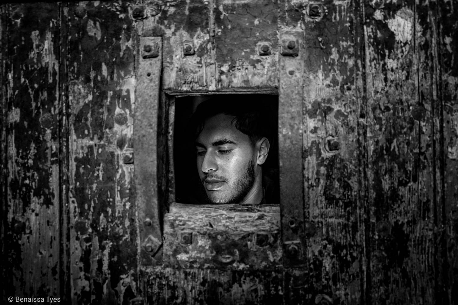 black and white, bnw, monochrome, art, architecture, building, intdoor, photography, window, structure, moderne, factory, wall, look up,, Benaissa Ilyes