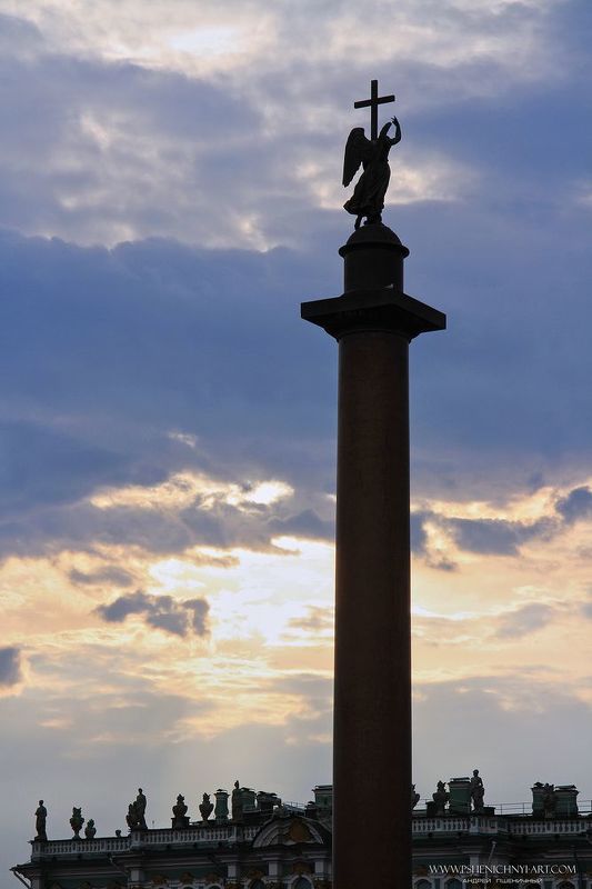 силуэт, санкт-петербург, архитектура,  александровская колонна, эрмитаж, небо, закат, июль Силуэты Дворцовой площади фото превью