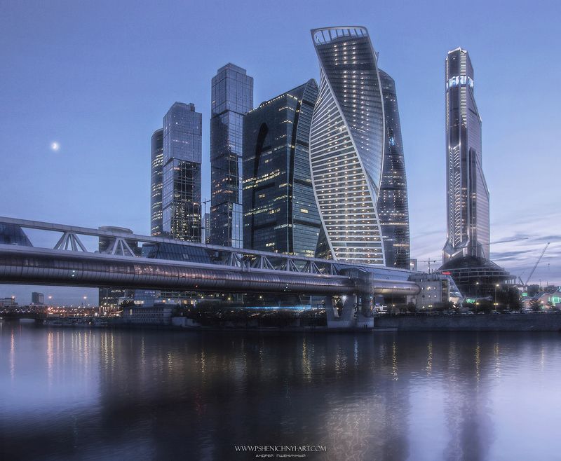 архитектура, москва, мост, москва-сити, россия, отражение, ночь, ночной город, ночные огни Над вечернюю Москвой фото превью