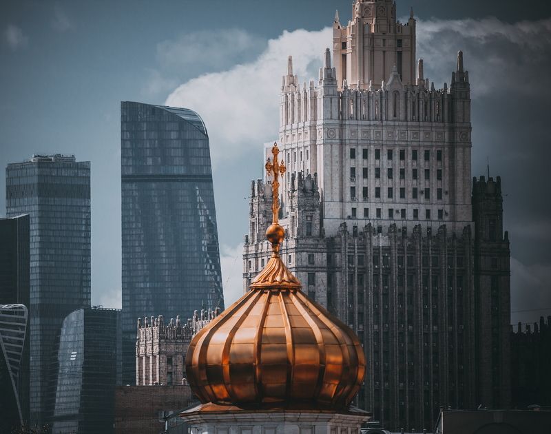 москва, купол, храм, крест, столица, облака разнообразная Москва фото превью