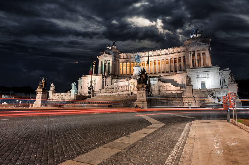 rome, vittoriano, night, lights, clouds, altare della patria Storm in Rome фото превью