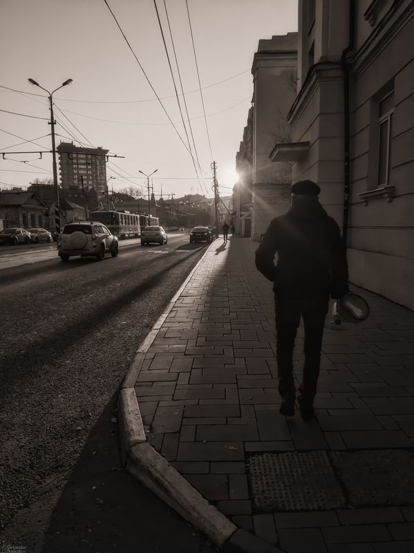 На улицах волжского города фото превью