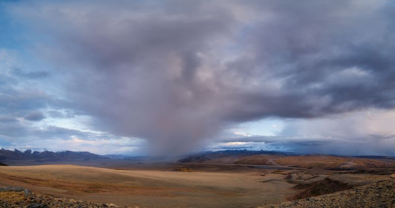 тыва, tuva, горы, утро, осень, облака, дождь, путешествие, journey, traveling Толи снег, толи дождь.... /  Either it\'s snow or it\'s raining... фото превью