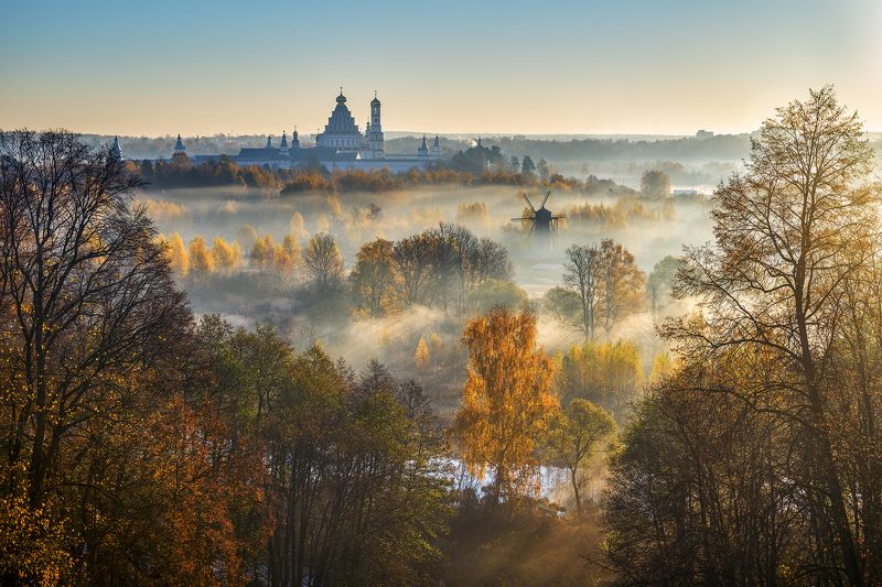 Осенний день начинается фото превью