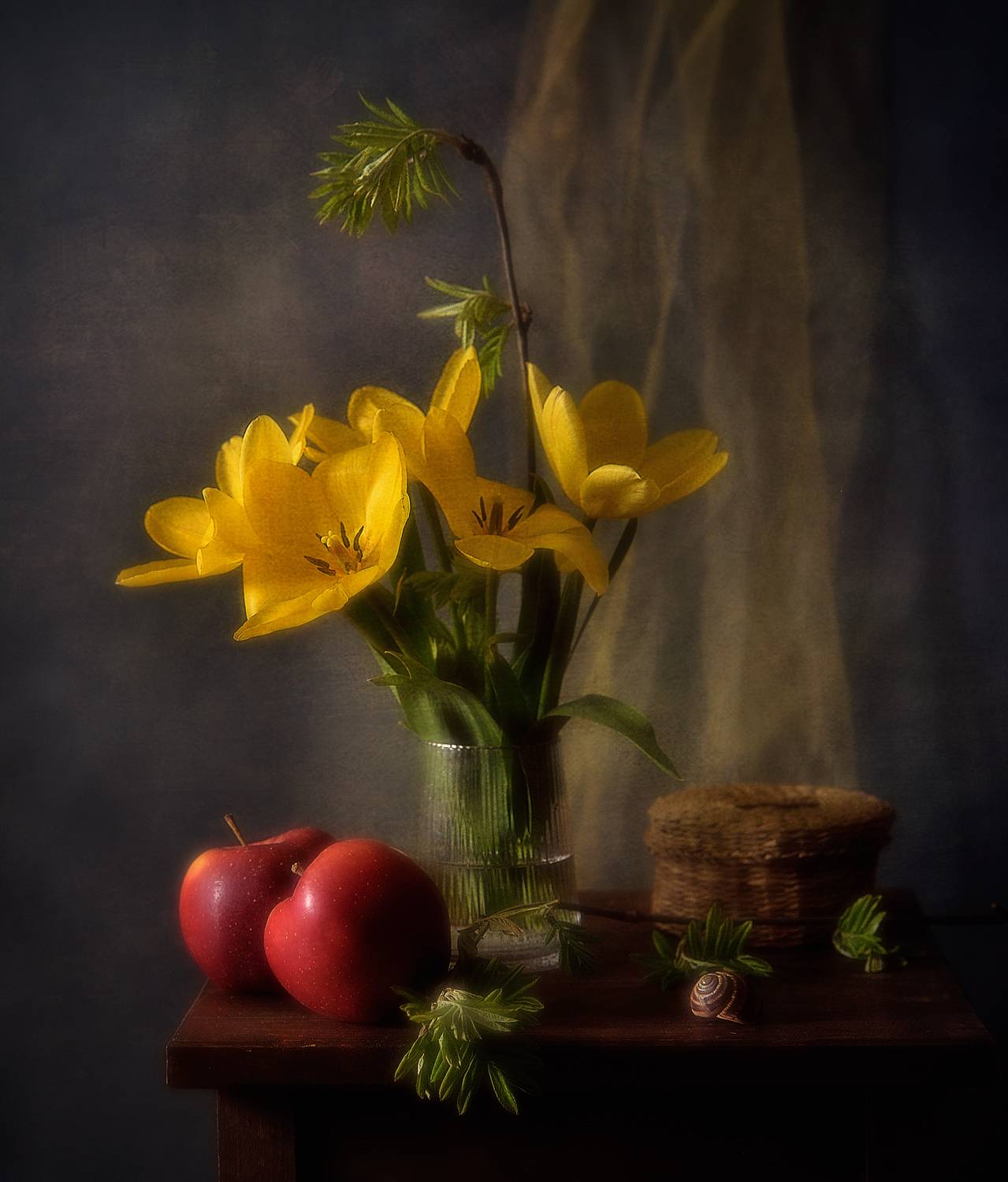 натюрморт,цветы,букет,весна,тюльпан,яблоки, Наталия К
