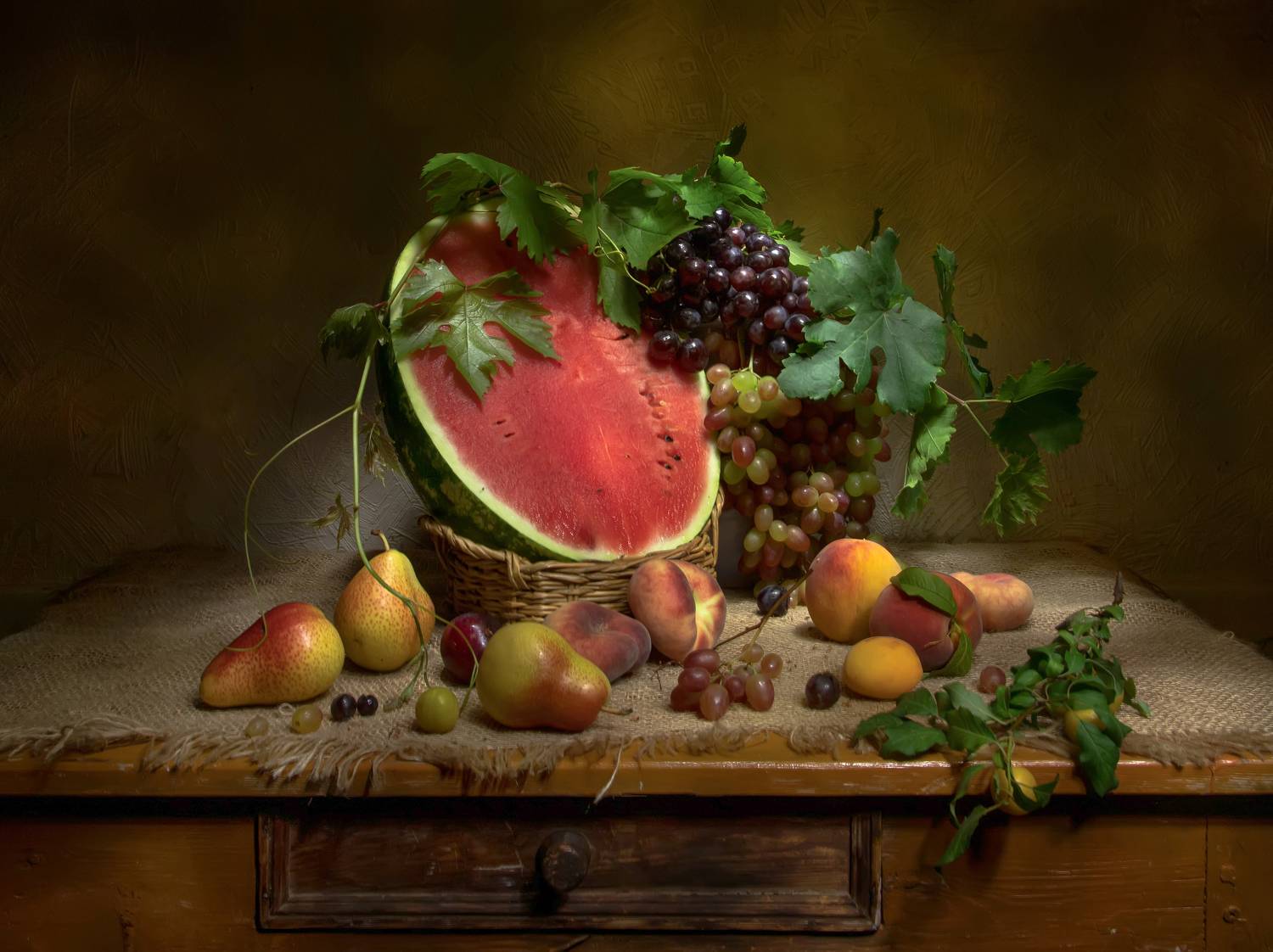 натюрморт, арбуз, груши, виноград, персики, алыча, Феденкова Татьяна