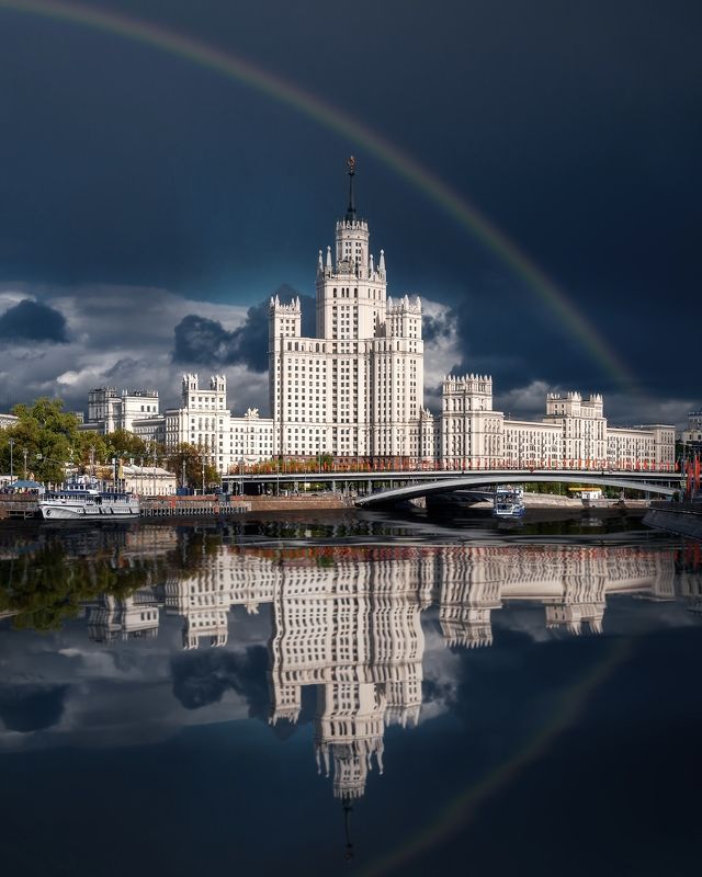 Высотка на Котельнической набережной фото превью